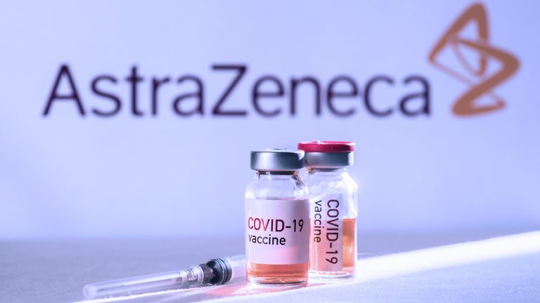 Cerca de un millón de dosis de la vacuna AstraZeneca llegarán al país en los próximos días