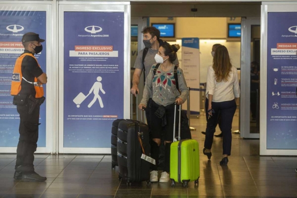 En otra semana de inspecciones, Migraciones detectó un incumplimiento del 32% de la cuarentena