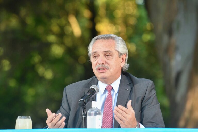 Fernández, sobre el consumo energético: «Tuvimos que pedirle a los empresarios que moderen la producción y nos acompañaron»