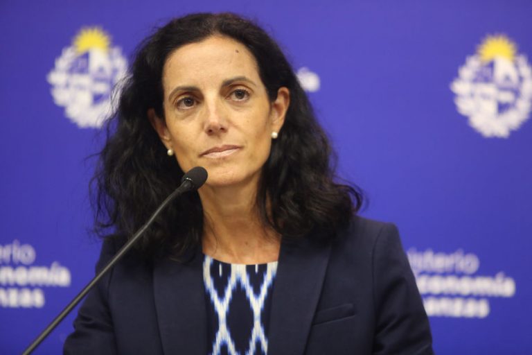 Déficit fiscal bajó casi dos puntos y cerró 2021 en 4,1%