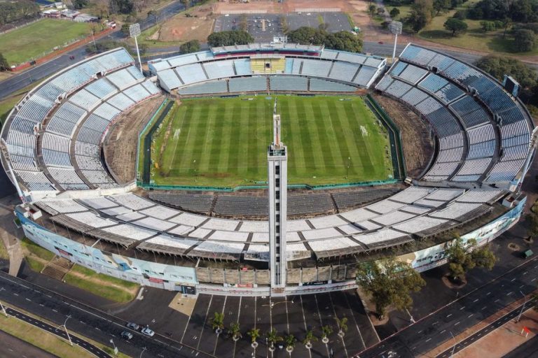 AUF revisó decisión y arrendará Estadio Centenario para acto contra la LUC el 12 de marzo