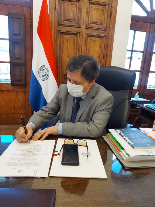 Paraguay reitera pedido a Uruguay de cancelar refugio a acusados de secuestro