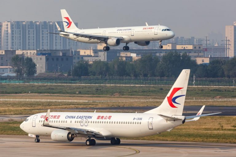Se estrelló un avión en el sur de China con 132 pasajeros a bordo
