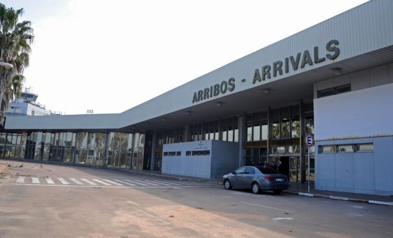 Presidencia aprobó licitación de «dos naves y sus estacionamientos» por parte de Defensa