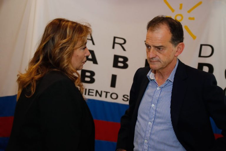 Incorporación de viuda de Huidobro a Cabildo Abierto genera tensiones en el partido
